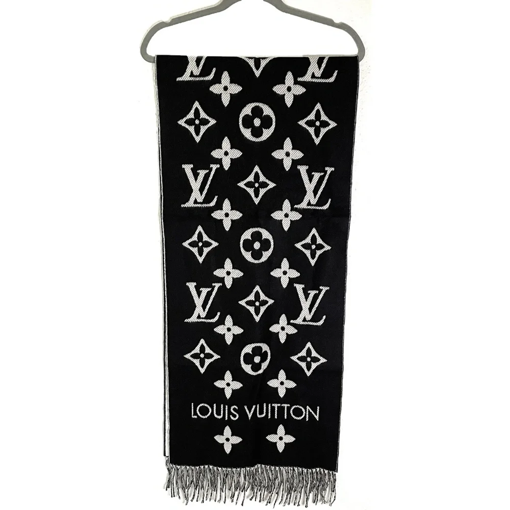 Louis Vuitton Black & White Scarf 70x16 - Picture 3 of 8